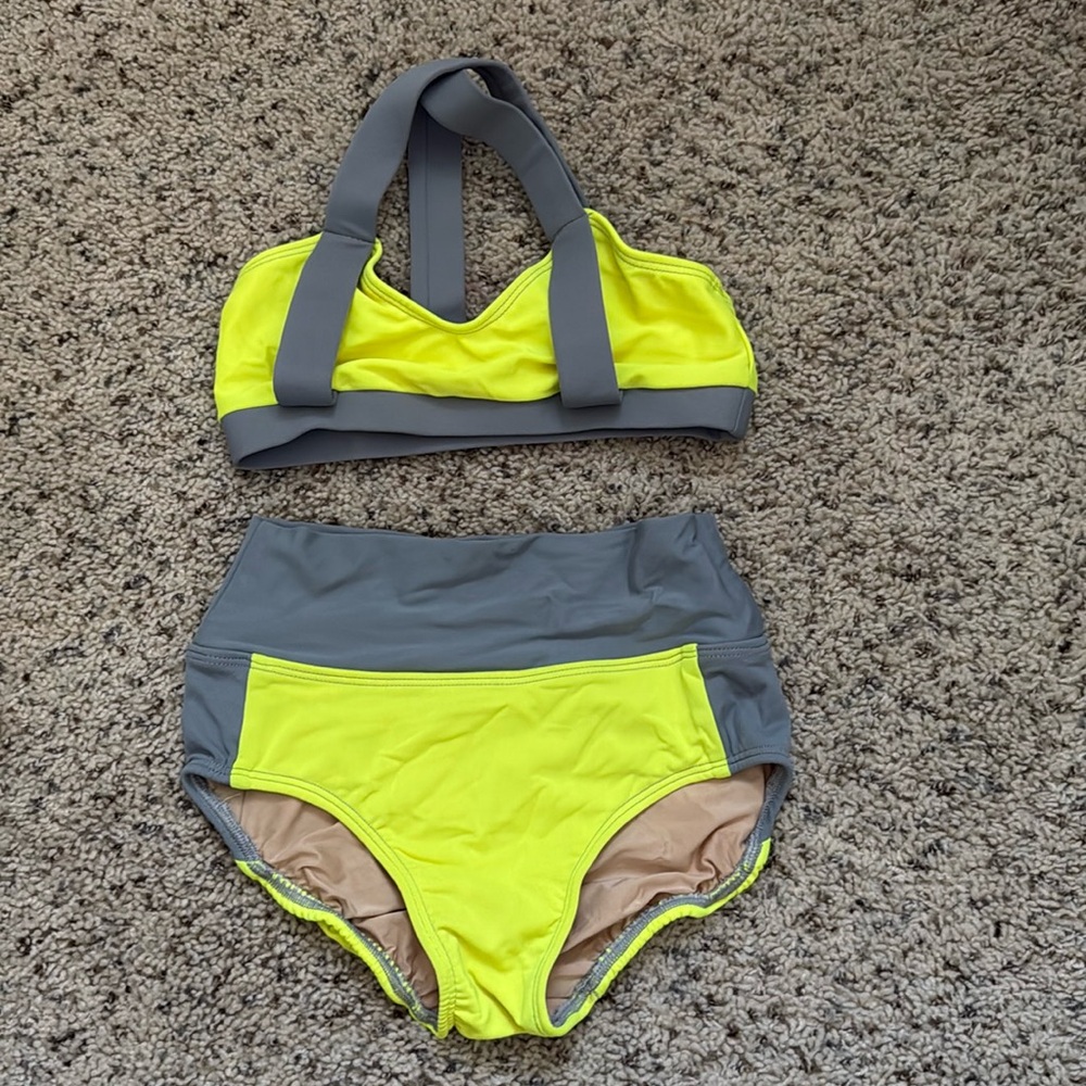 Ilogear neon yellow and grey brief and top set.